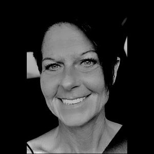 Meet your Posher, Whitney